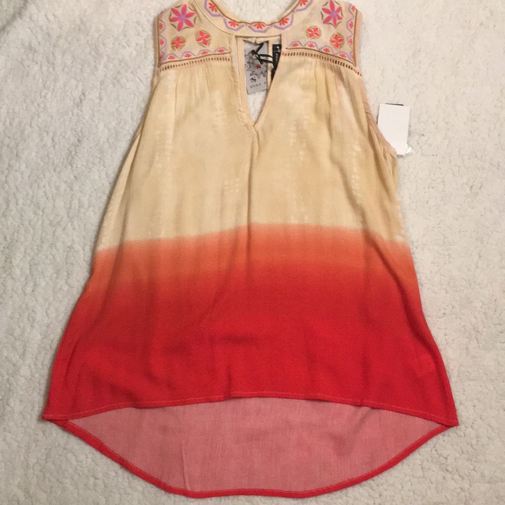 Star Scene—Ombré keyhole neck tank top